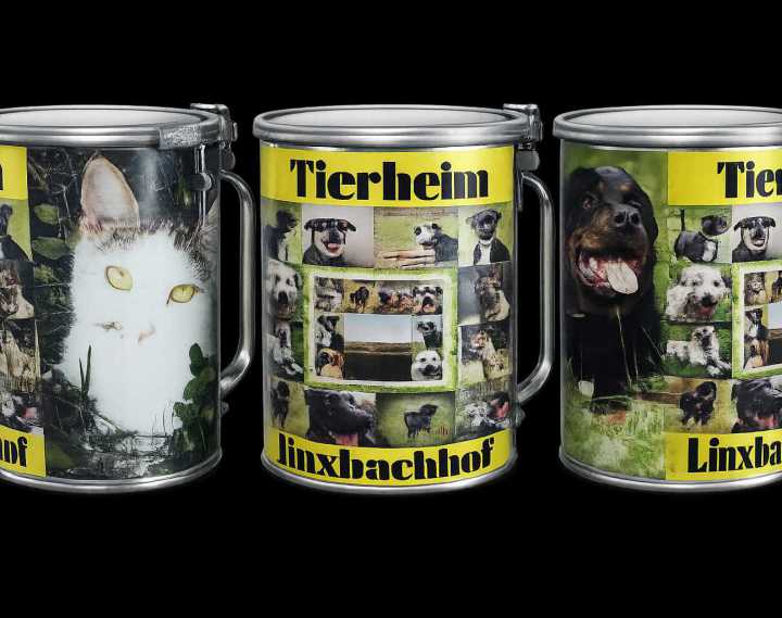 Blaues Schild mit der Beschriftung "Die große Linxbach-Challenge" und "Top, die Wette gilt ab: JETZT!"